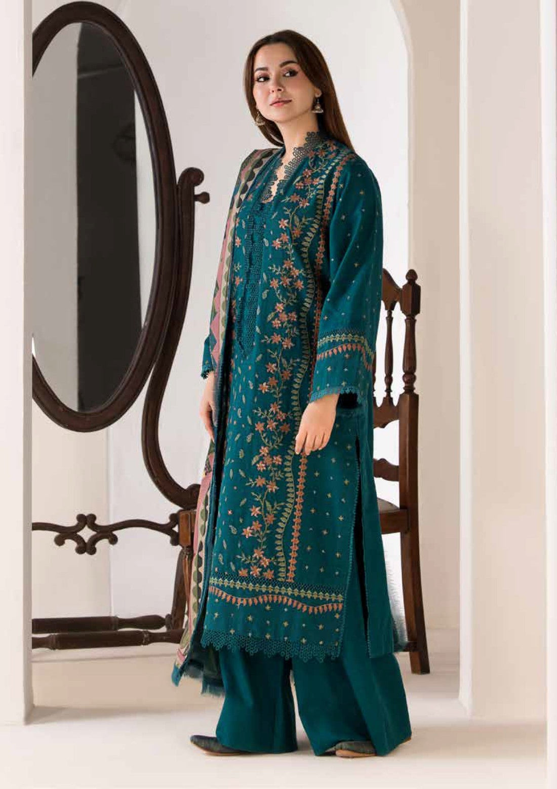 Winter Collection - Sobia Nazir - Winter Shawl - D#05A - Official Sobia Nazir - Agha Fabrics UK