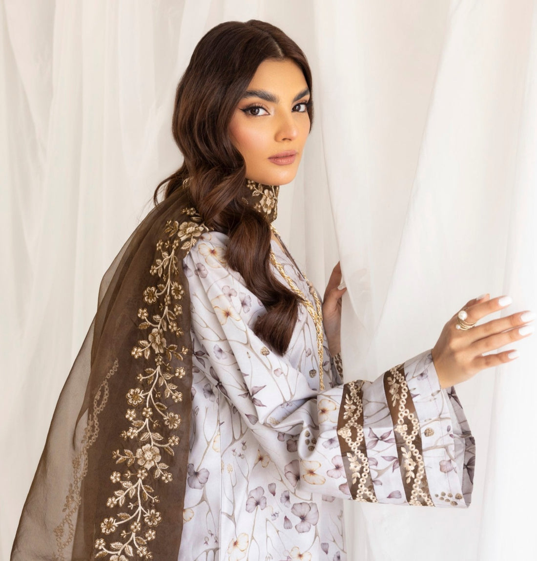 Mohagni | Tulips 24 | PLS-122