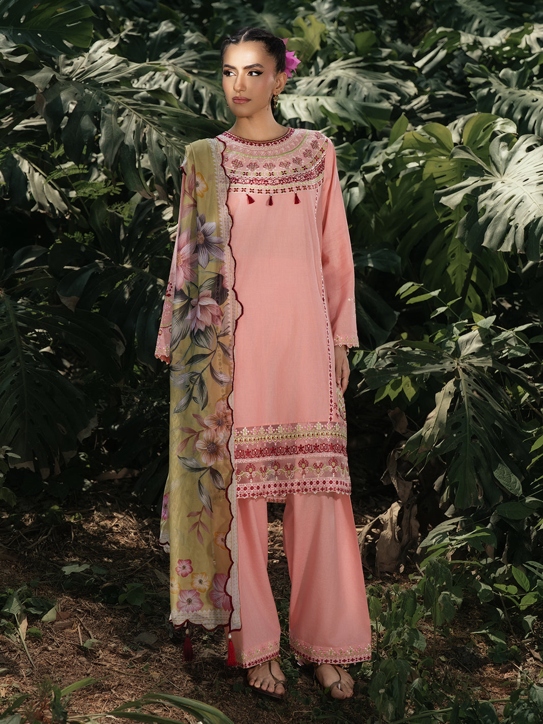 Hemstitch | The Garden Lawn | Pinky Peony