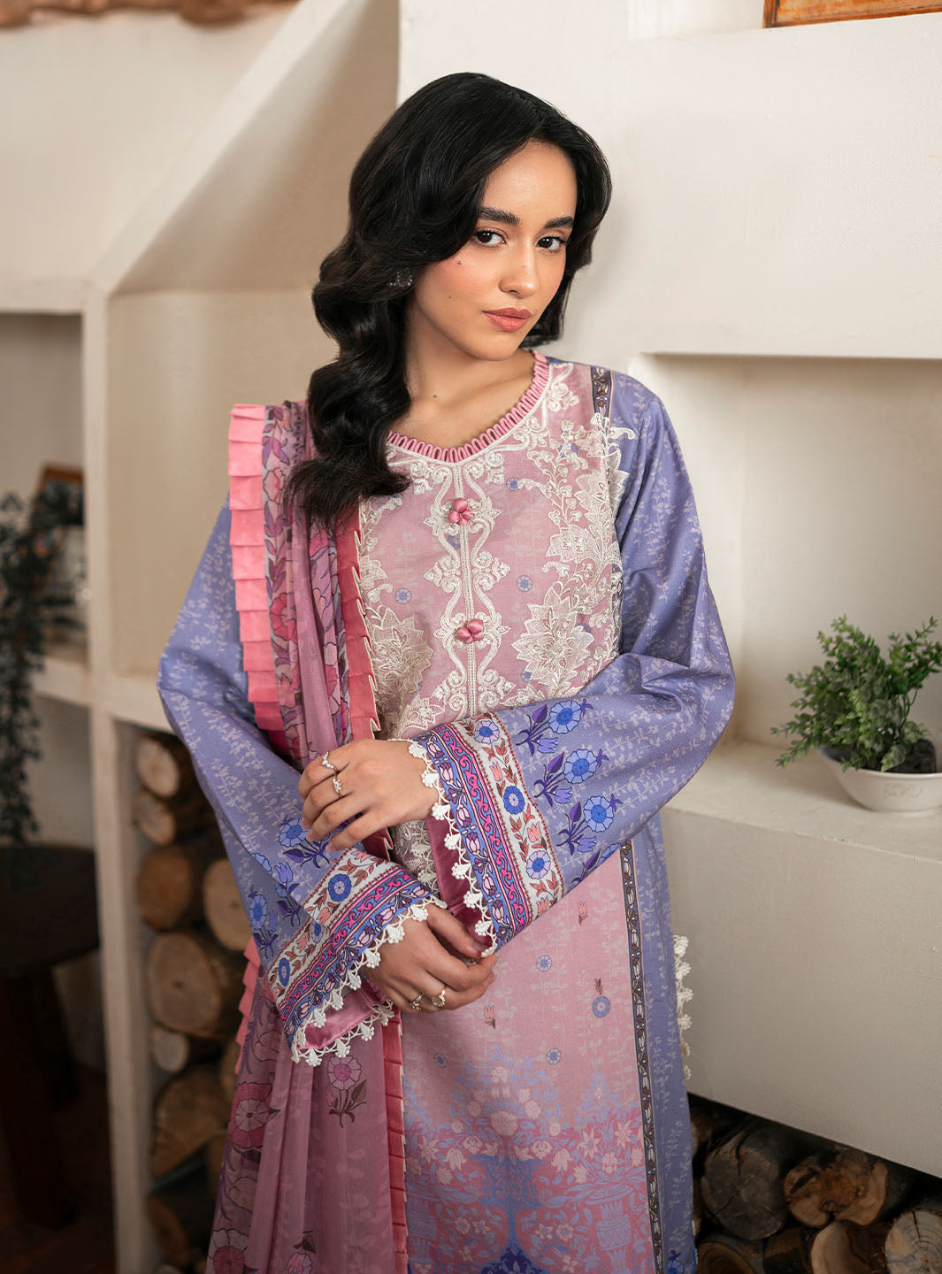 Roheenaz | Selene Fall 24 | Sofia