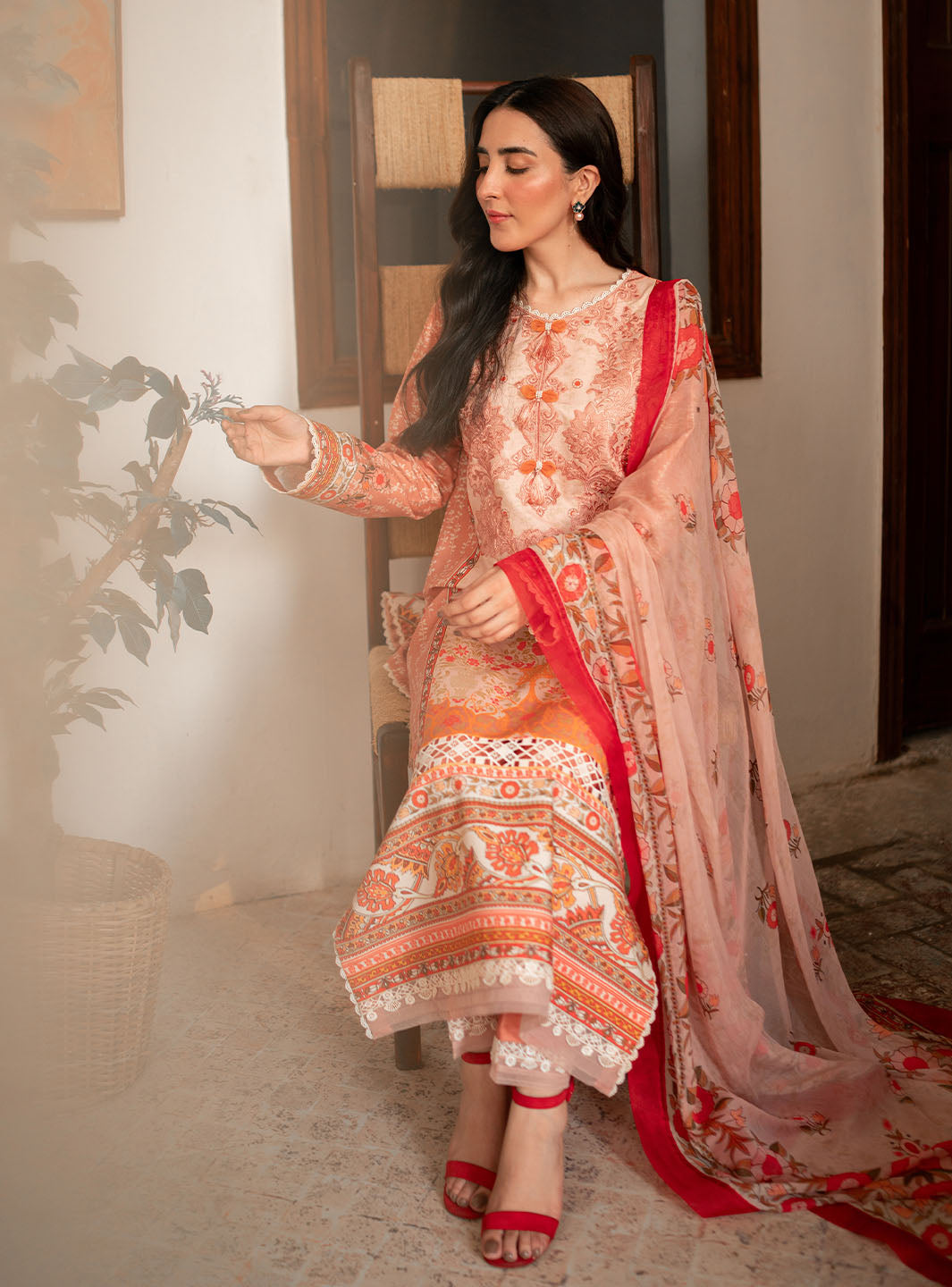 Roheenaz | Selene Fall 24 | Ezra