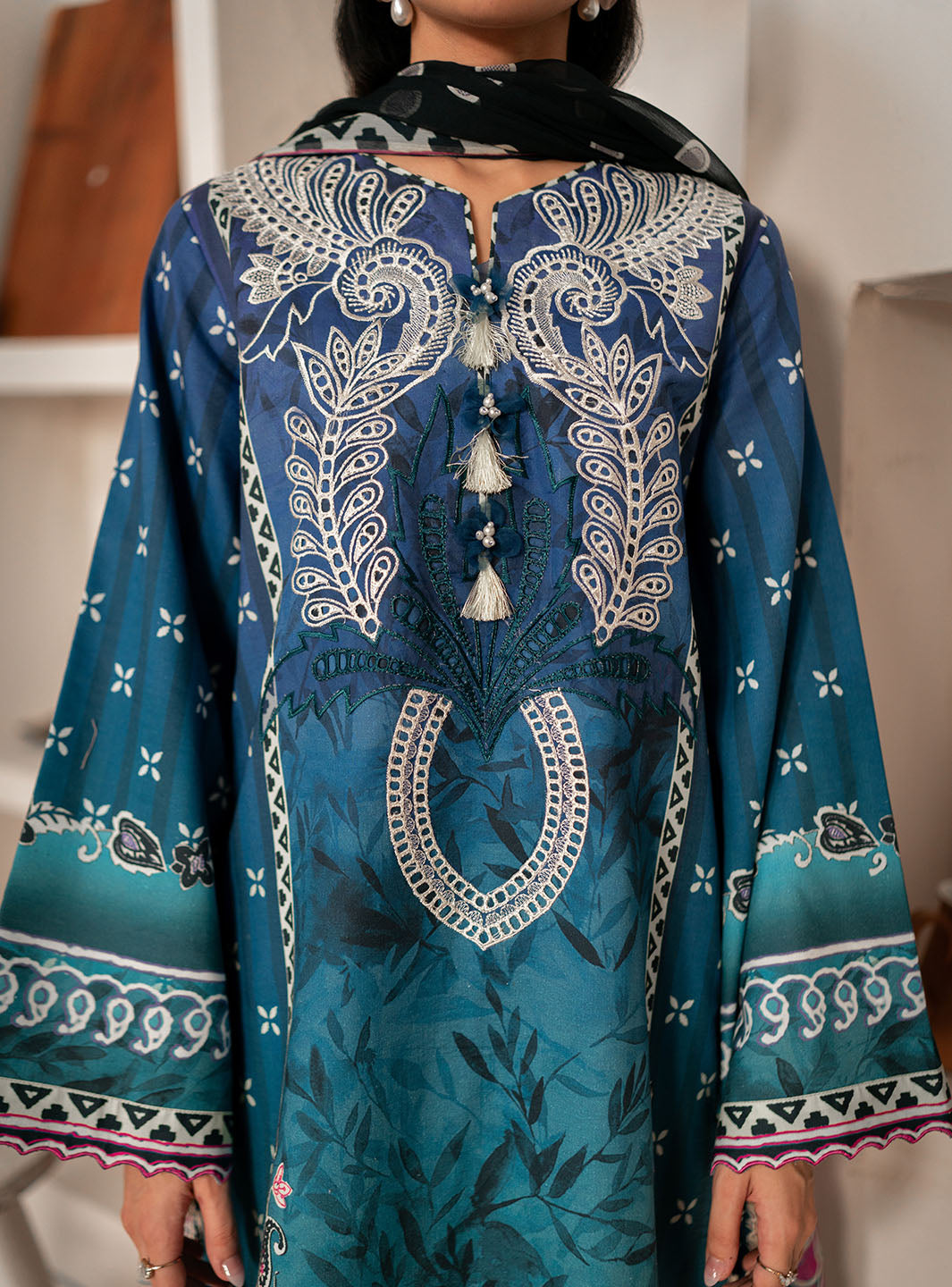 Roheenaz | Selene Fall 24 | Dahlia