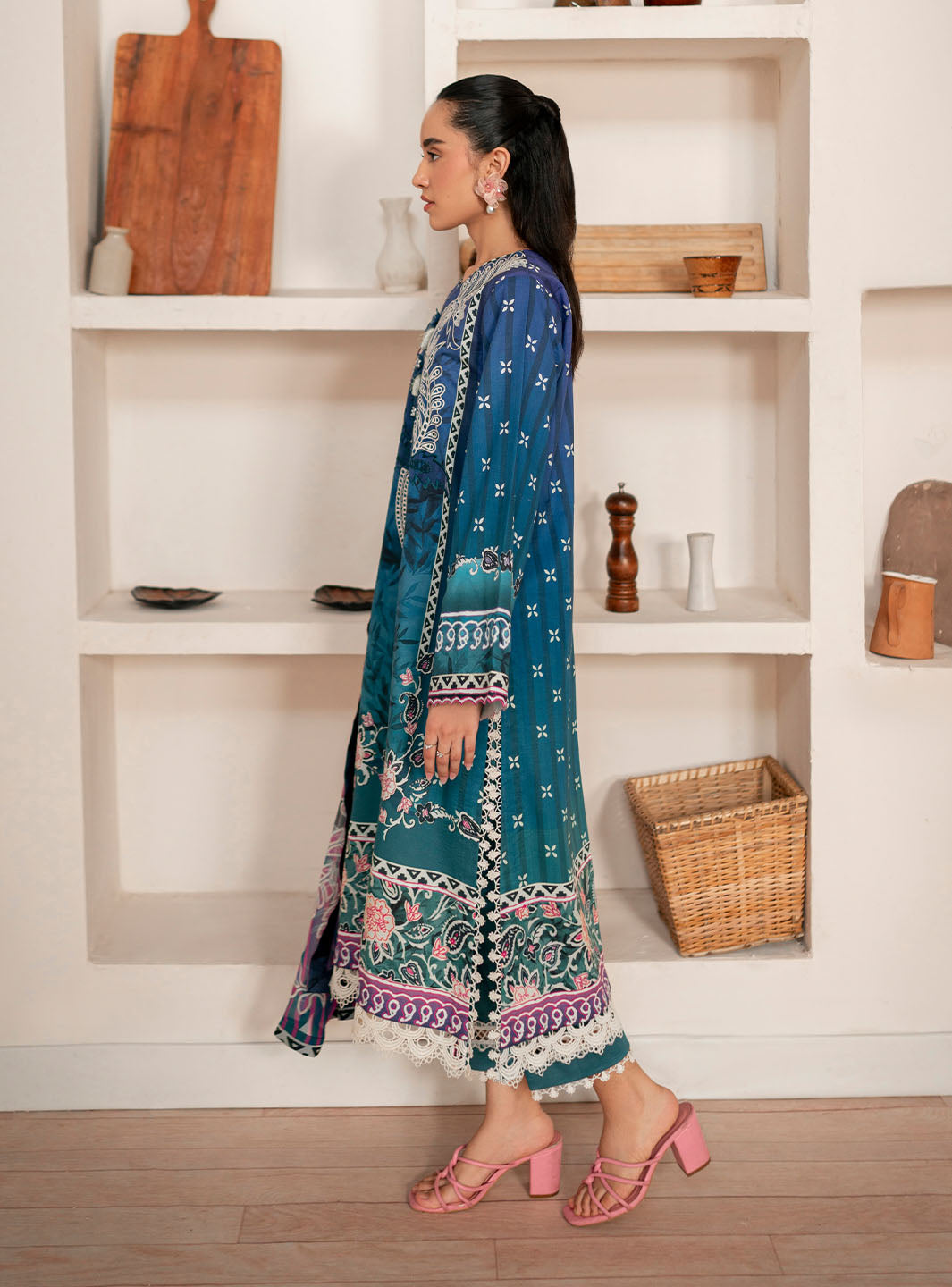 Roheenaz | Selene Fall 24 | Dahlia