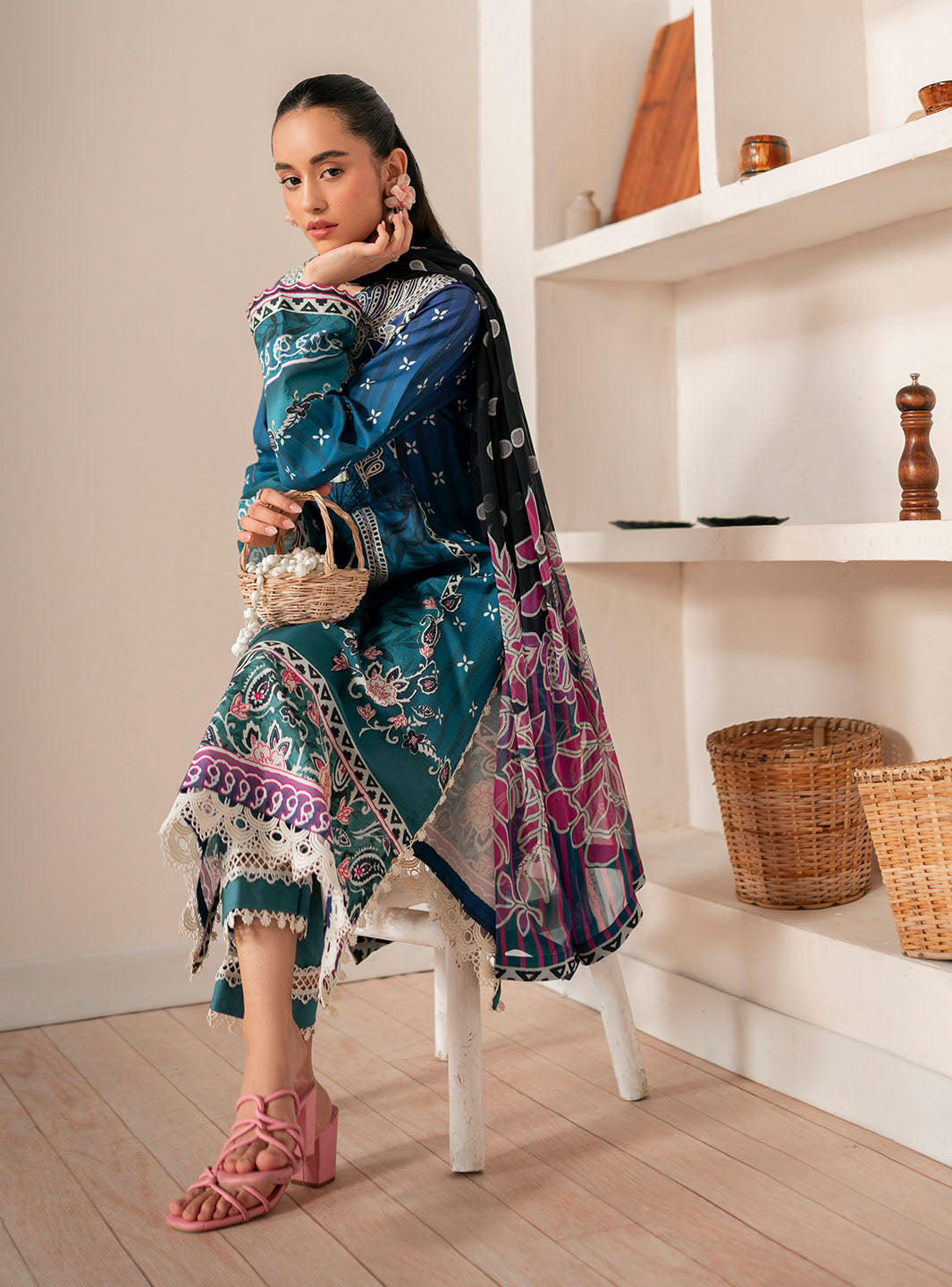 Roheenaz | Selene Fall 24 | Dahlia