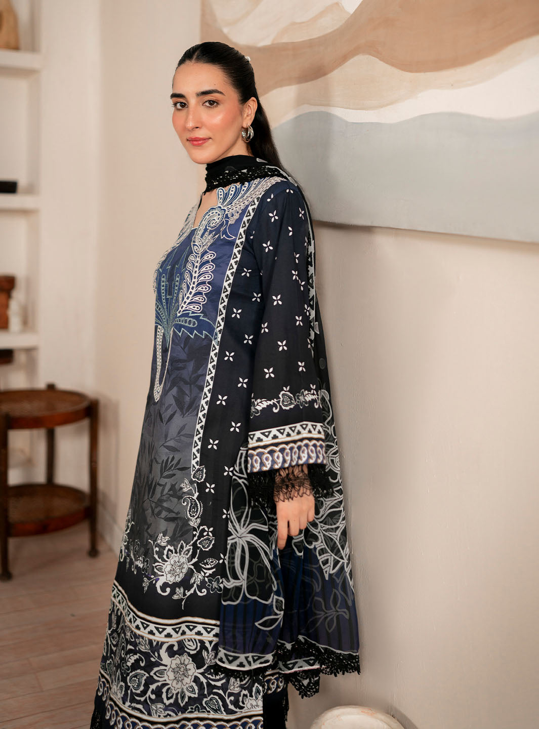 Roheenaz | Selene Fall 24 | Iris