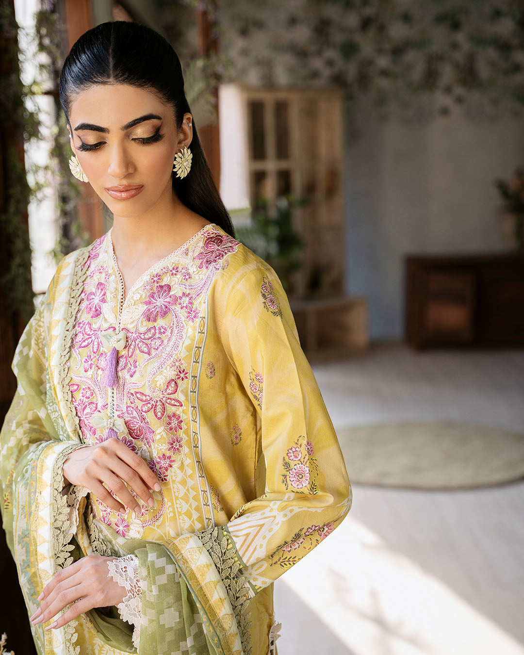 Roheenaz | Flora Printed Lawn | Mystique