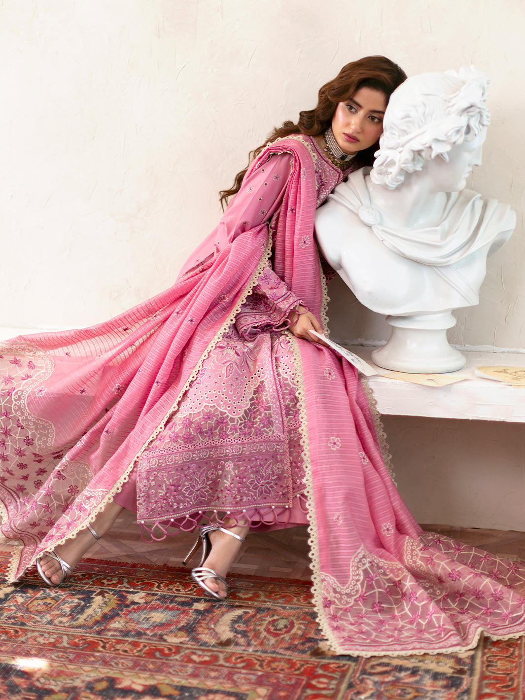 Mahnur | Sophie Luxury Lawn 25 | Raha