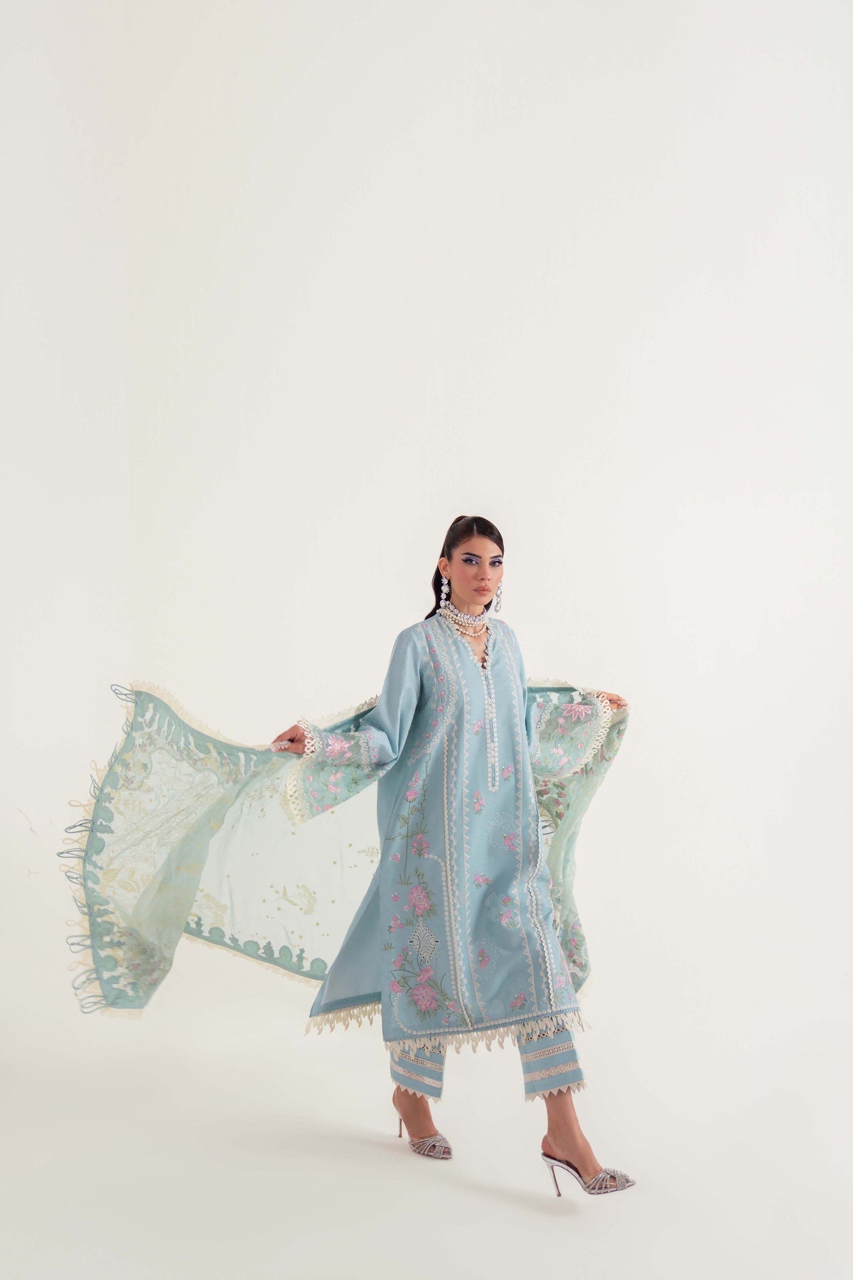 Sable Vogue | Luxury Lawn 25 | SL-06-25-V2