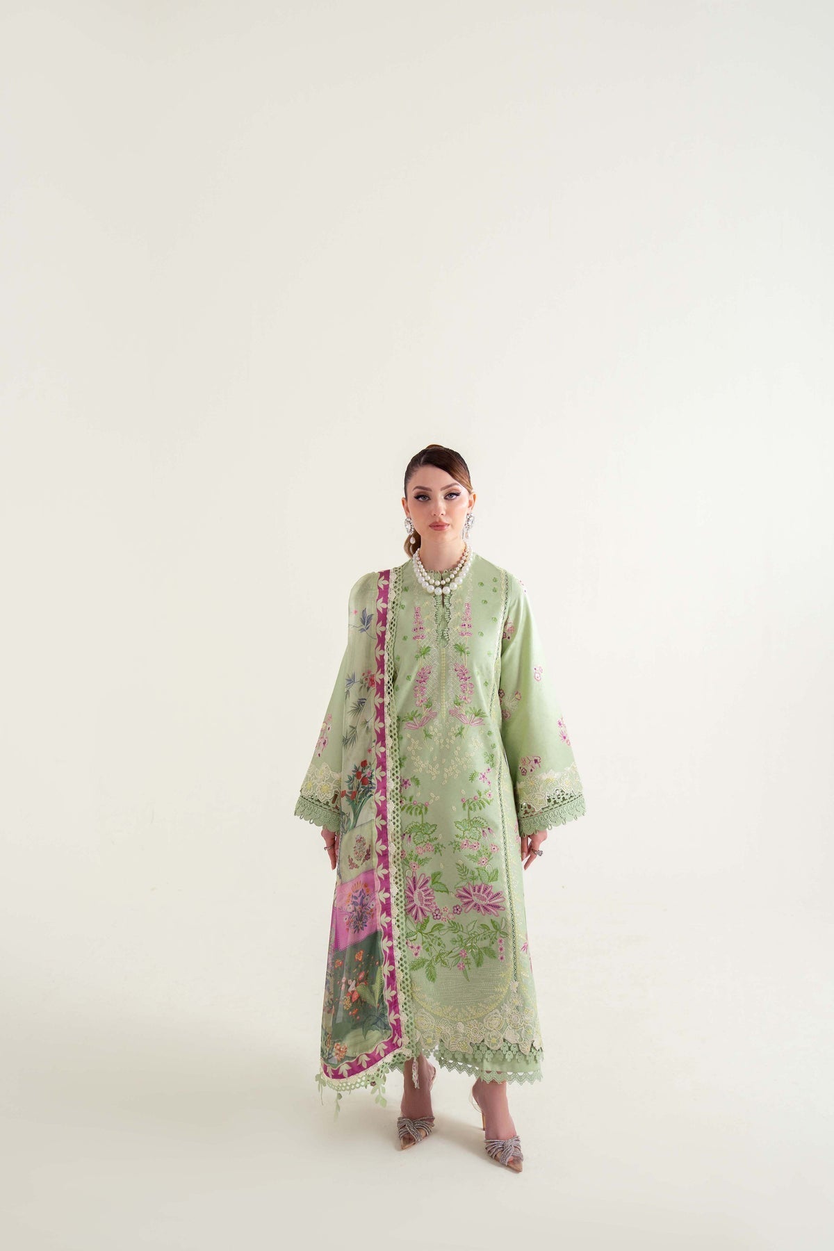 Sable Vogue | Luxury Lawn 25 | SL-09-25-V2