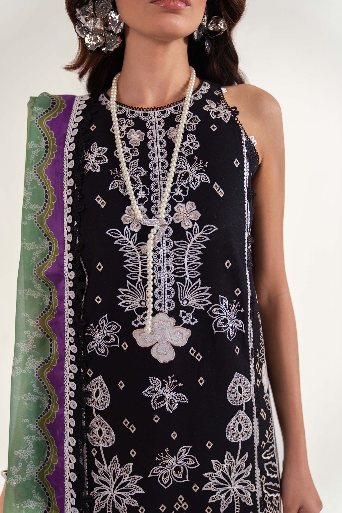 Sable Vogue | Luxury Lawn 25 | SL-10-25-V2