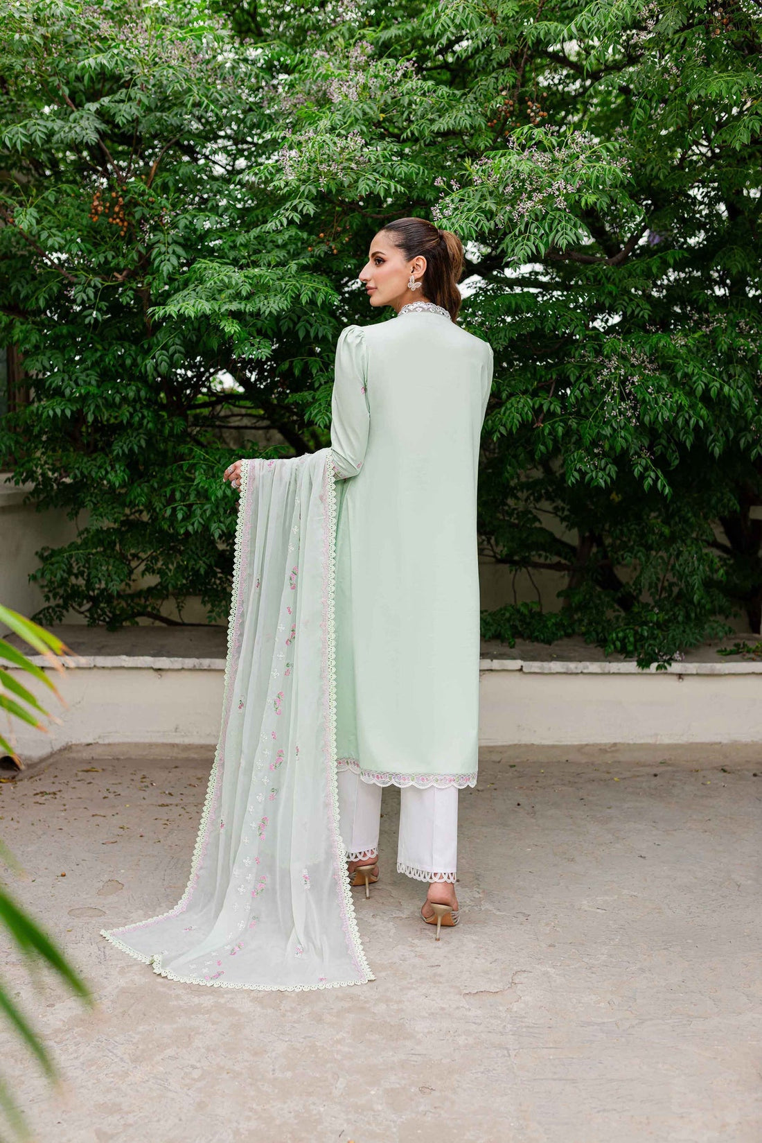 Sable Vogue | Shiree Lawn 24 | Mint Garden