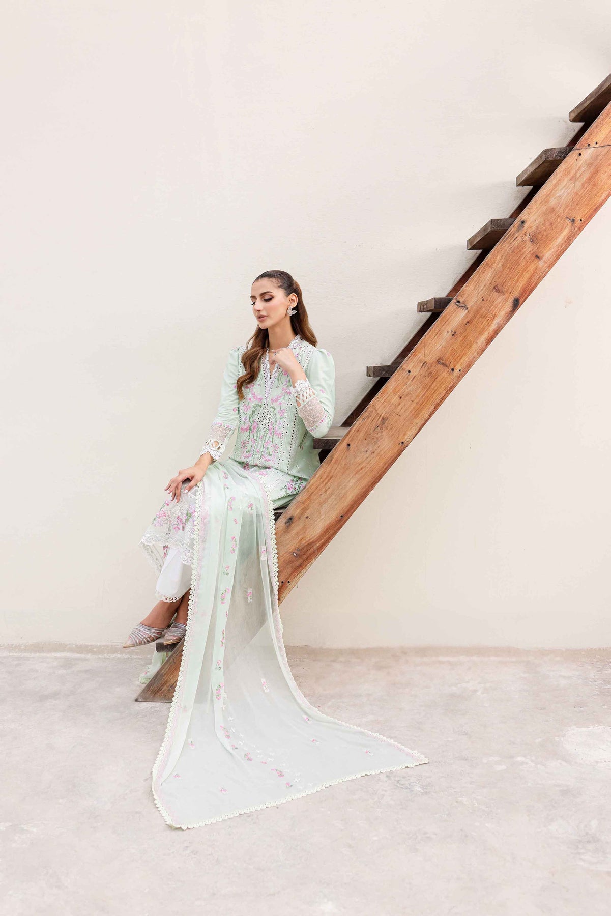 Sable Vogue | Shiree Lawn 24 | Mint Garden