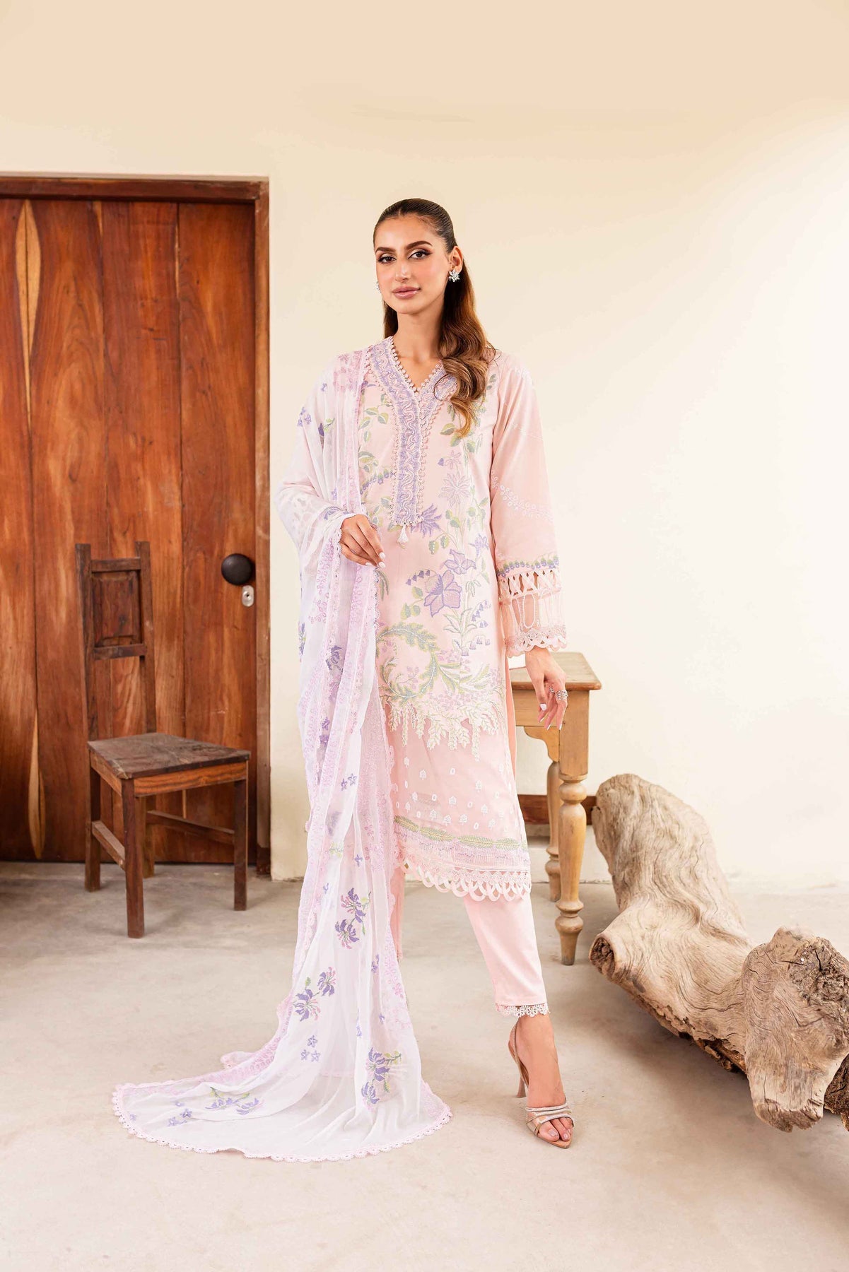 Sable Vogue | Shiree Lawn 24 | Rose Garden