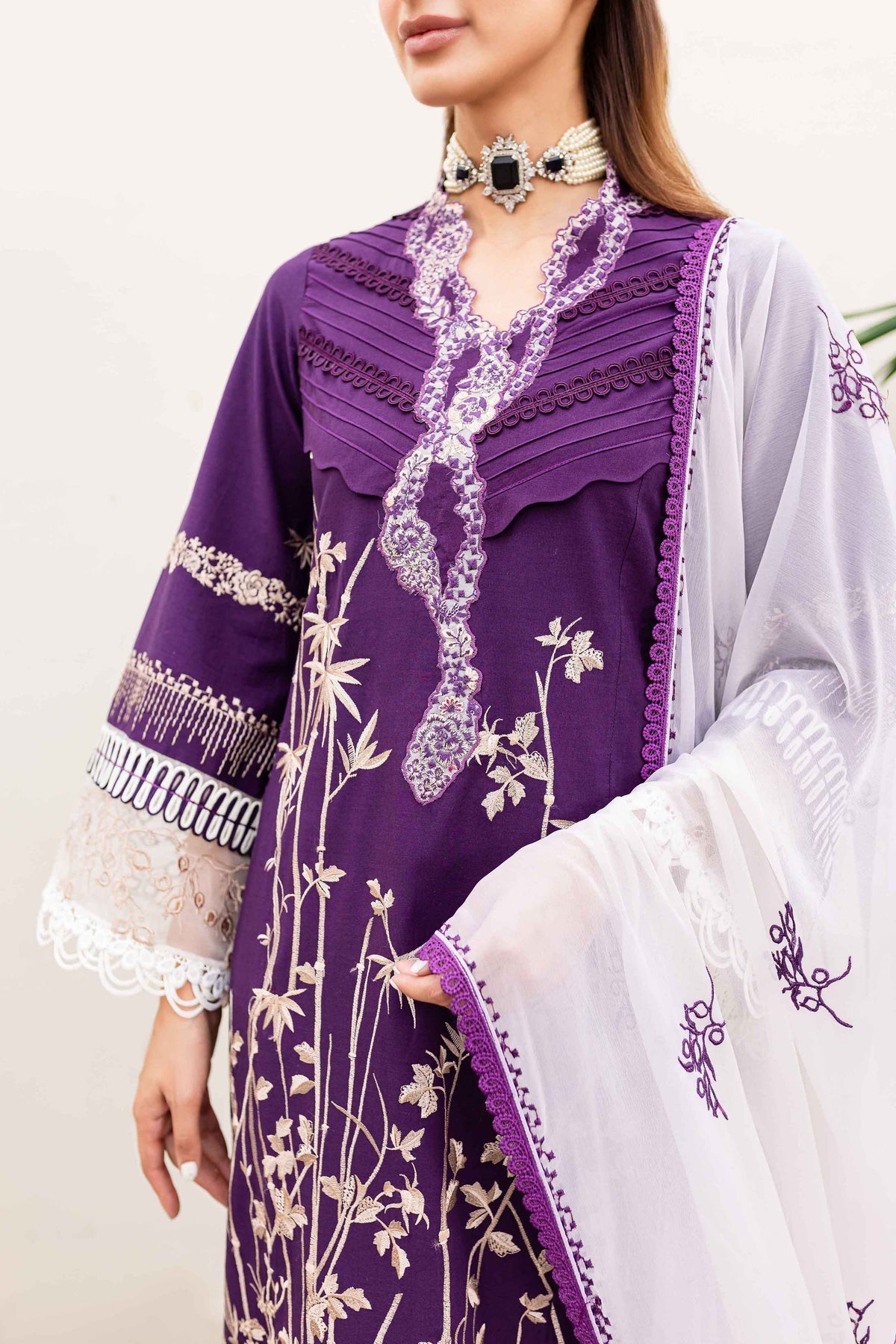 Sable Vogue | Shiree Lawn 24 | Plum Orchid