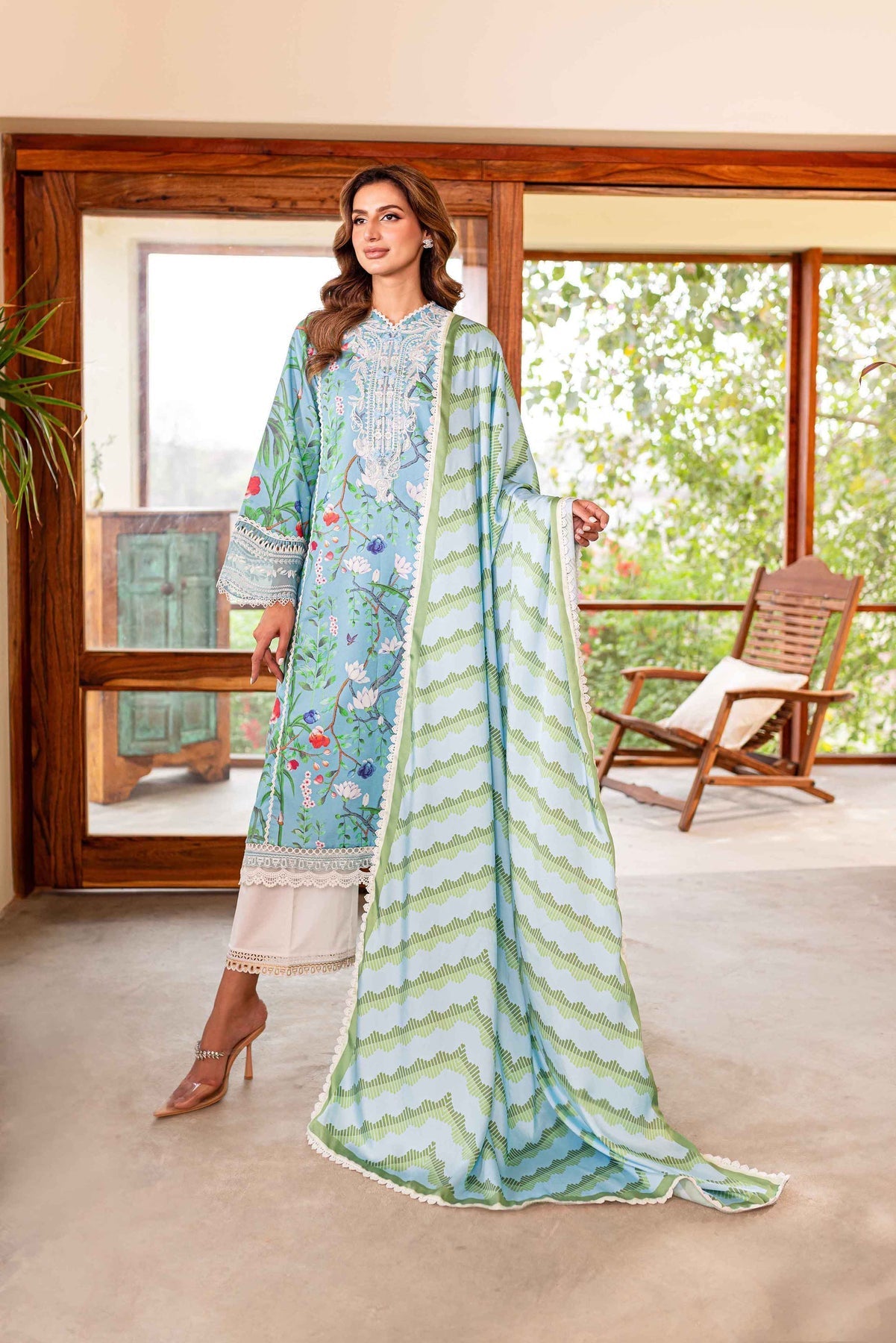 Sable Vogue | Shiree Lawn 24 | Flower Of Paradise