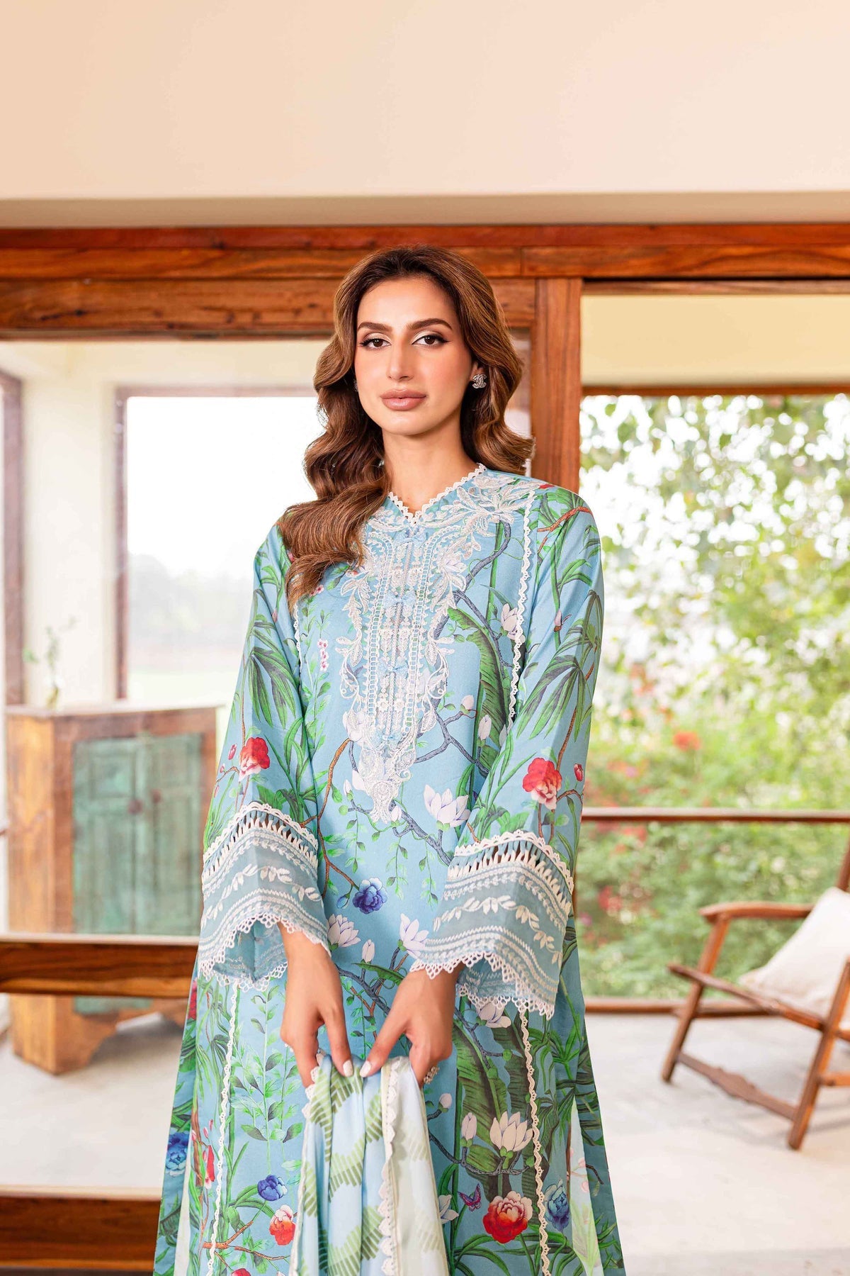 Sable Vogue | Shiree Lawn 24 | Flower Of Paradise