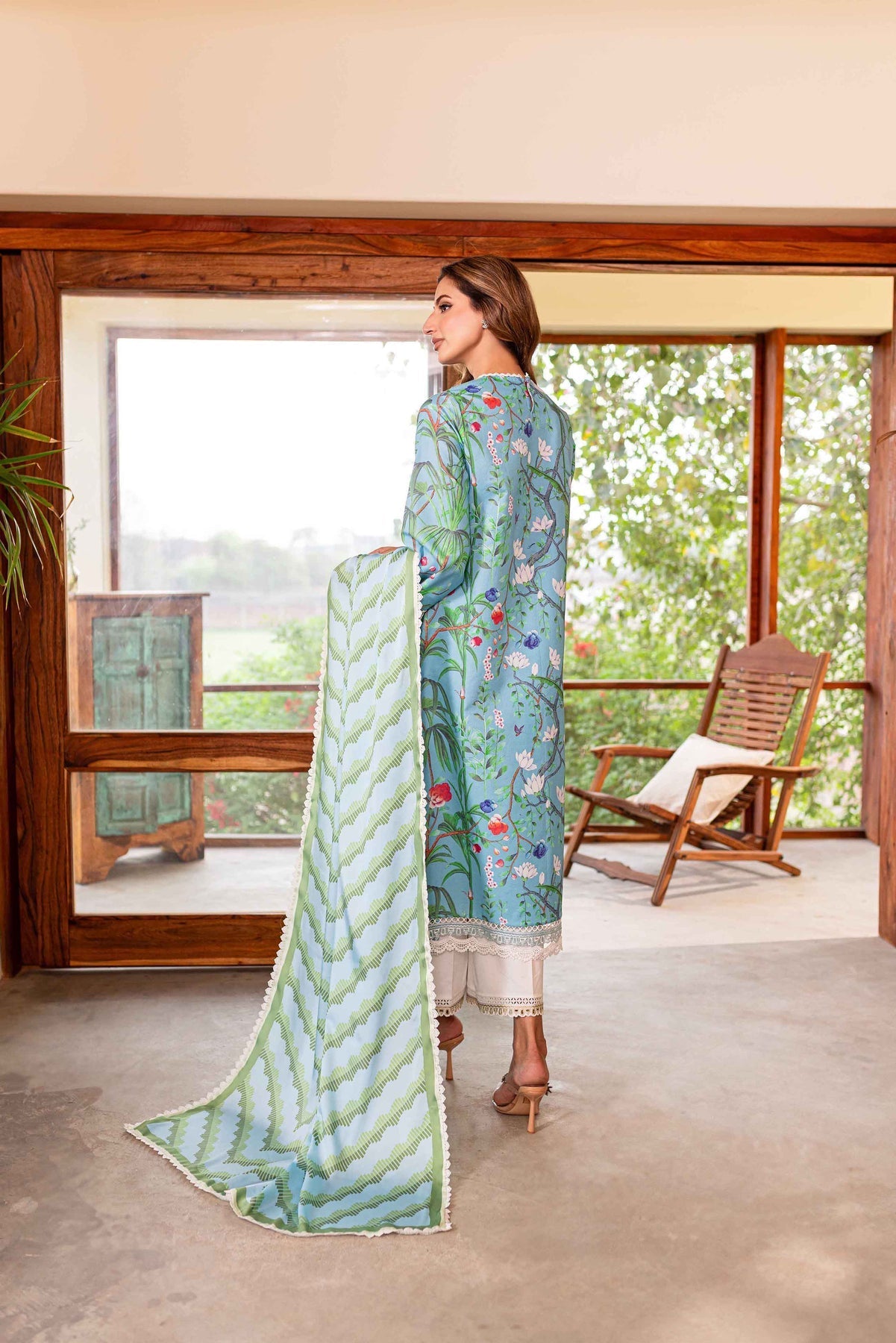 Sable Vogue | Shiree Lawn 24 | Flower Of Paradise