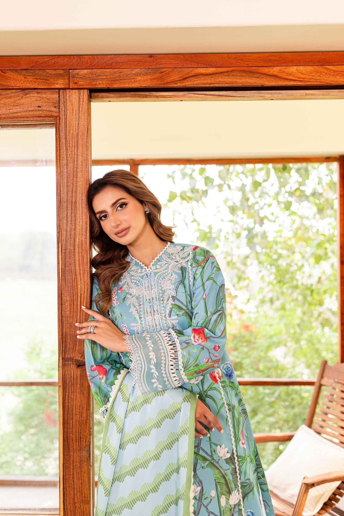 Sable Vogue | Shiree Lawn 24 | Flower Of Paradise
