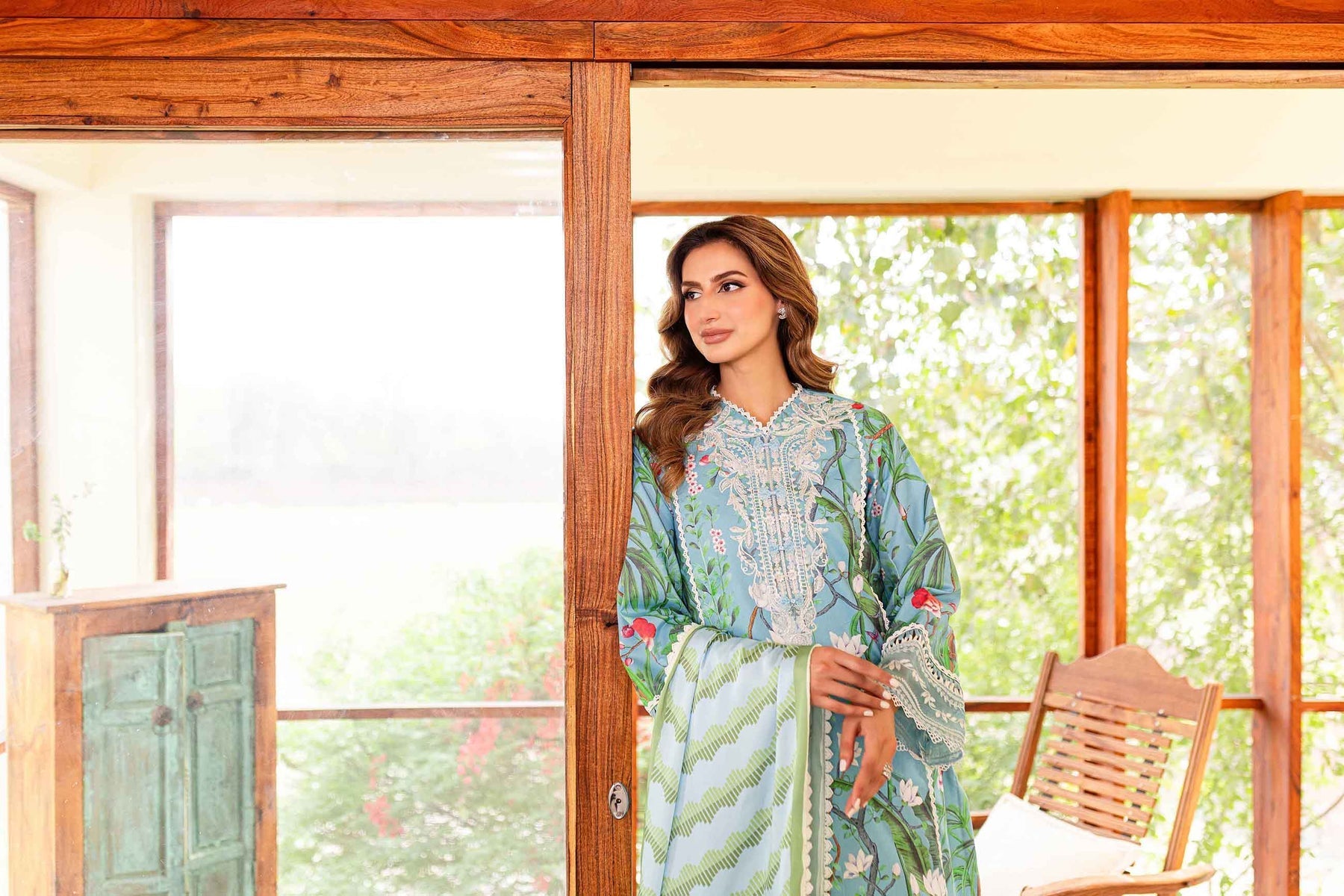 Sable Vogue | Shiree Lawn 24 | Flower Of Paradise