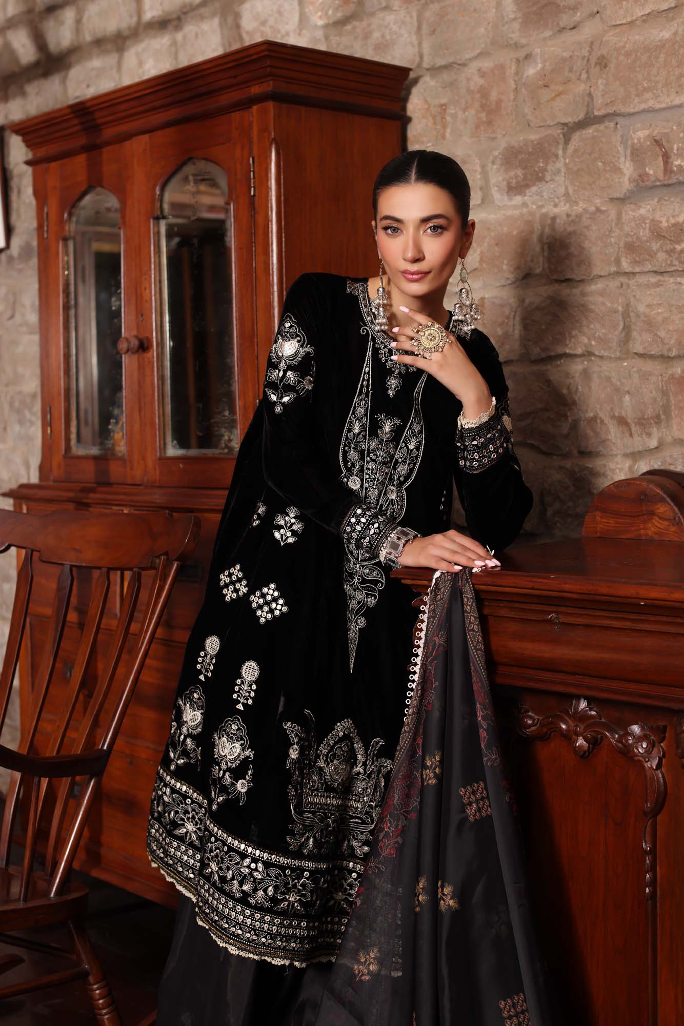 Noor by Saadia Asad | Suzaankari Winter 24 | D12 - Official Noor by Saadia Asad - Agha Fabrics UK
