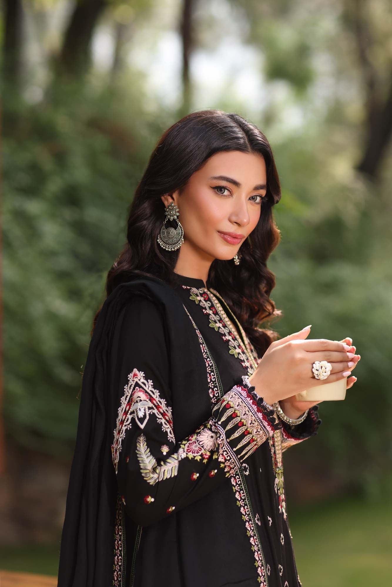 Noor by Saadia Asad | Suzaankari Winter 24 | D05 - Official Noor by Saadia Asad - Agha Fabrics UK