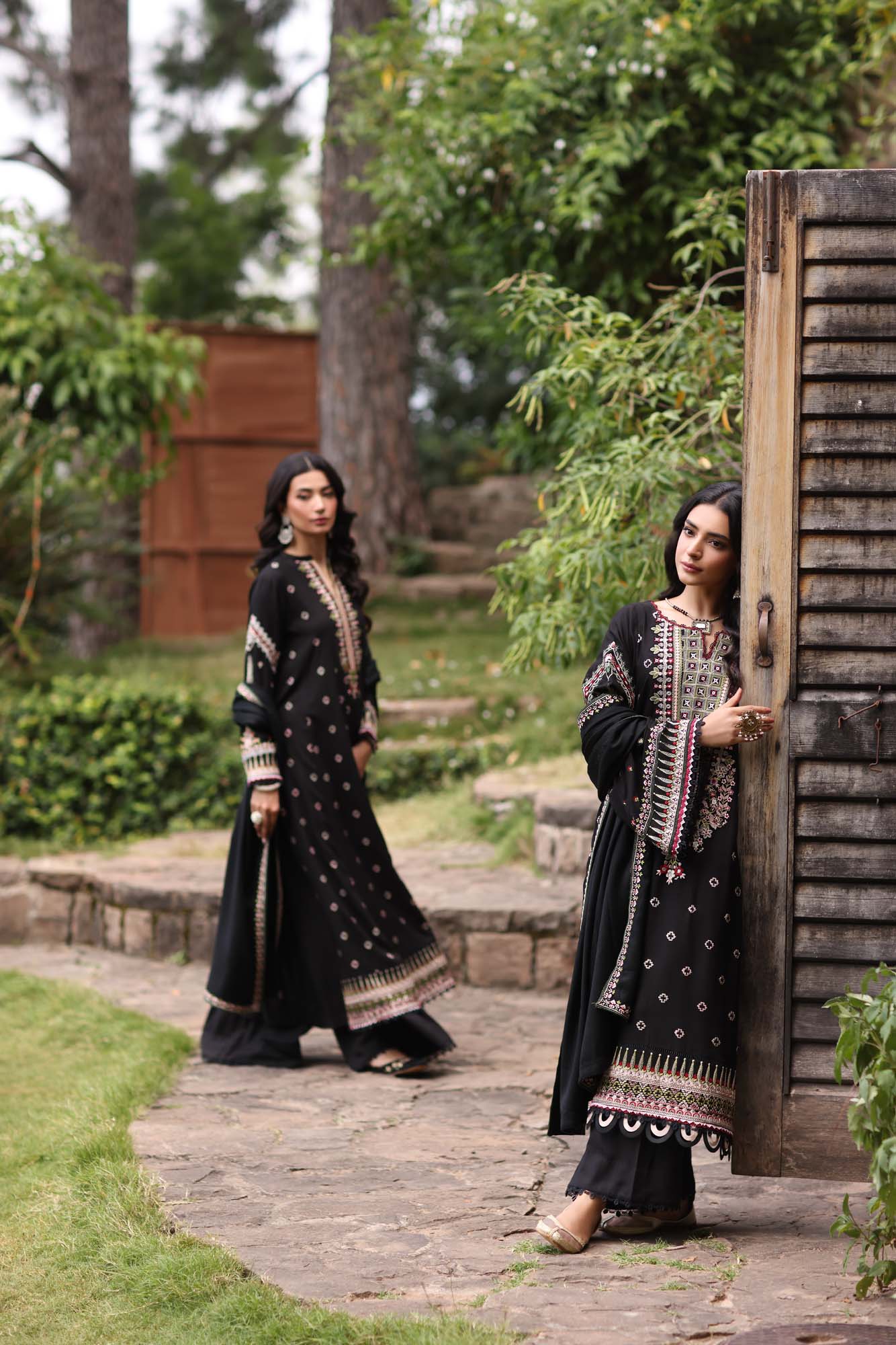 Noor by Saadia Asad | Suzaankari Winter 24 | D05 - Official Noor by Saadia Asad - Agha Fabrics UK