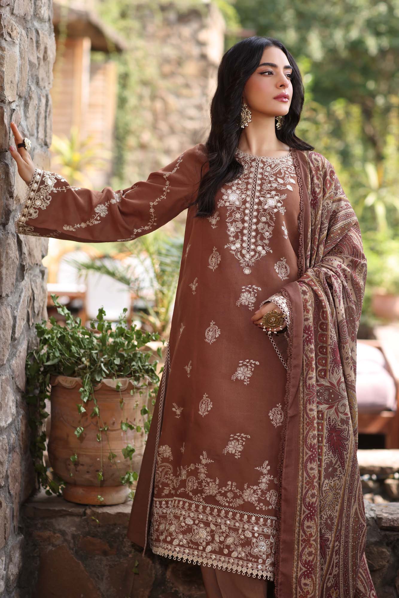 Noor by Saadia Asad | Suzaankari Winter 24 | D09 - Official Noor by Saadia Asad - Agha Fabrics UK