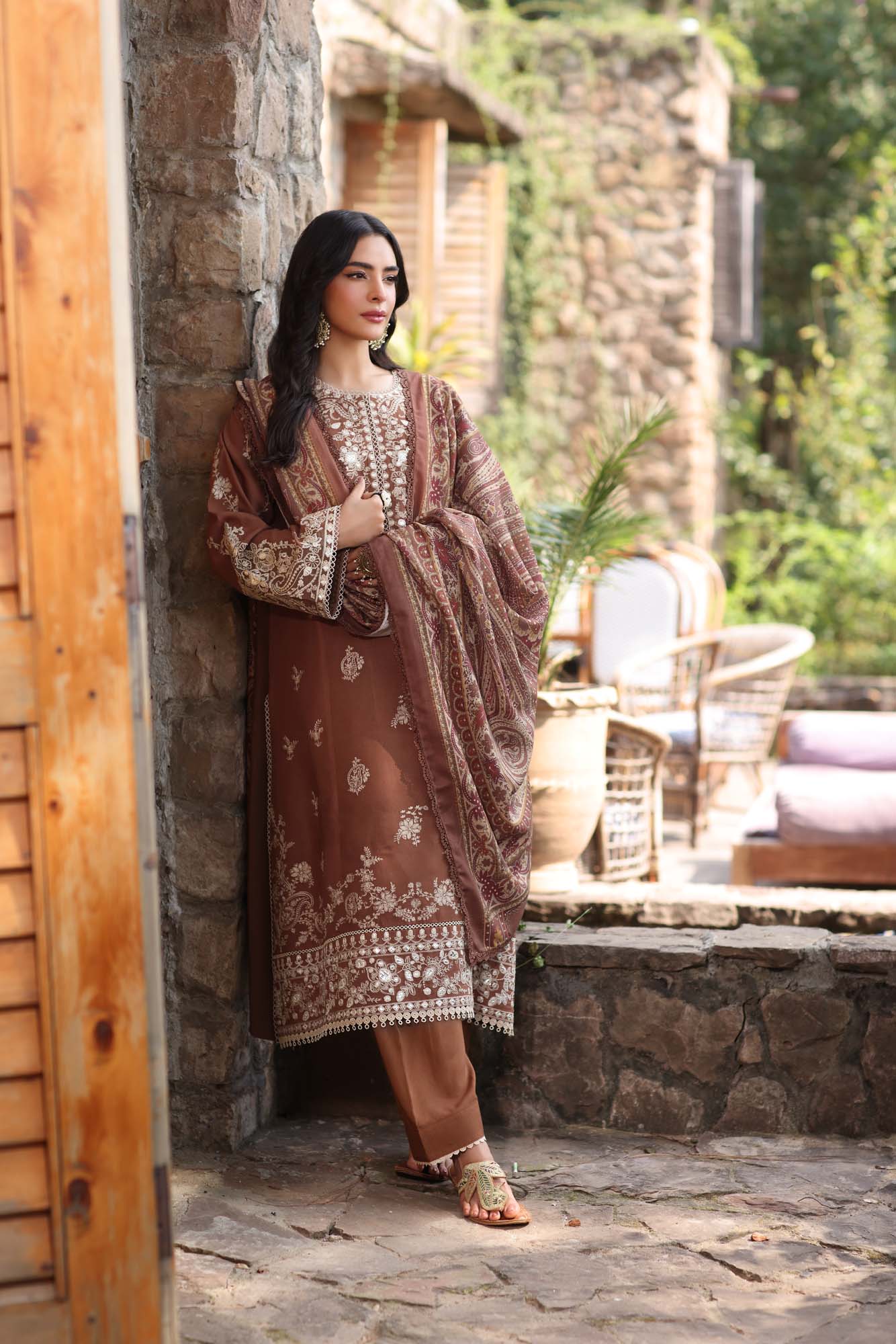 Noor by Saadia Asad | Suzaankari Winter 24 | D09 - Official Noor by Saadia Asad - Agha Fabrics UK