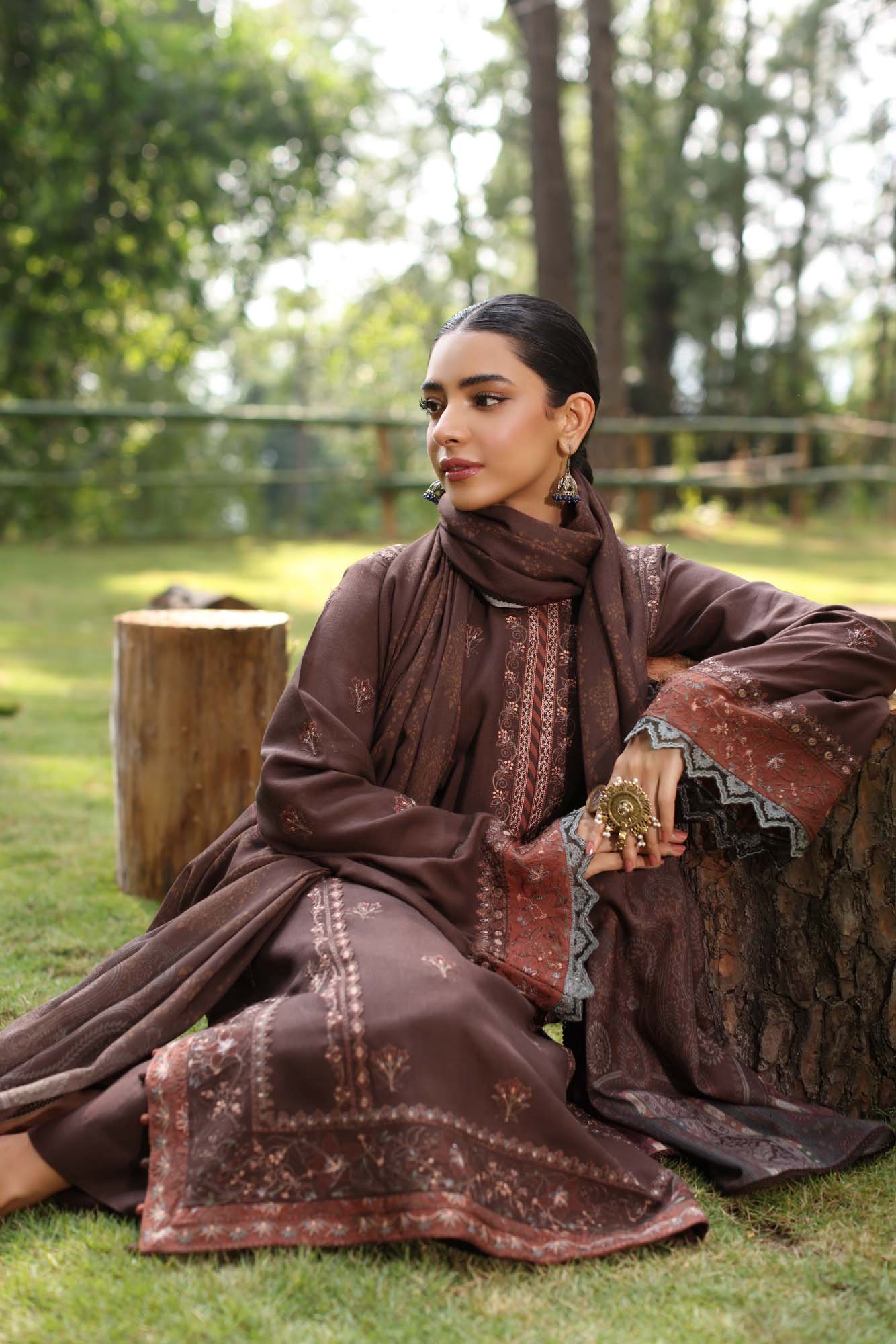 Noor by Saadia Asad | Suzaankari Winter 24 | D04 - Official Noor by Saadia Asad - Agha Fabrics UK