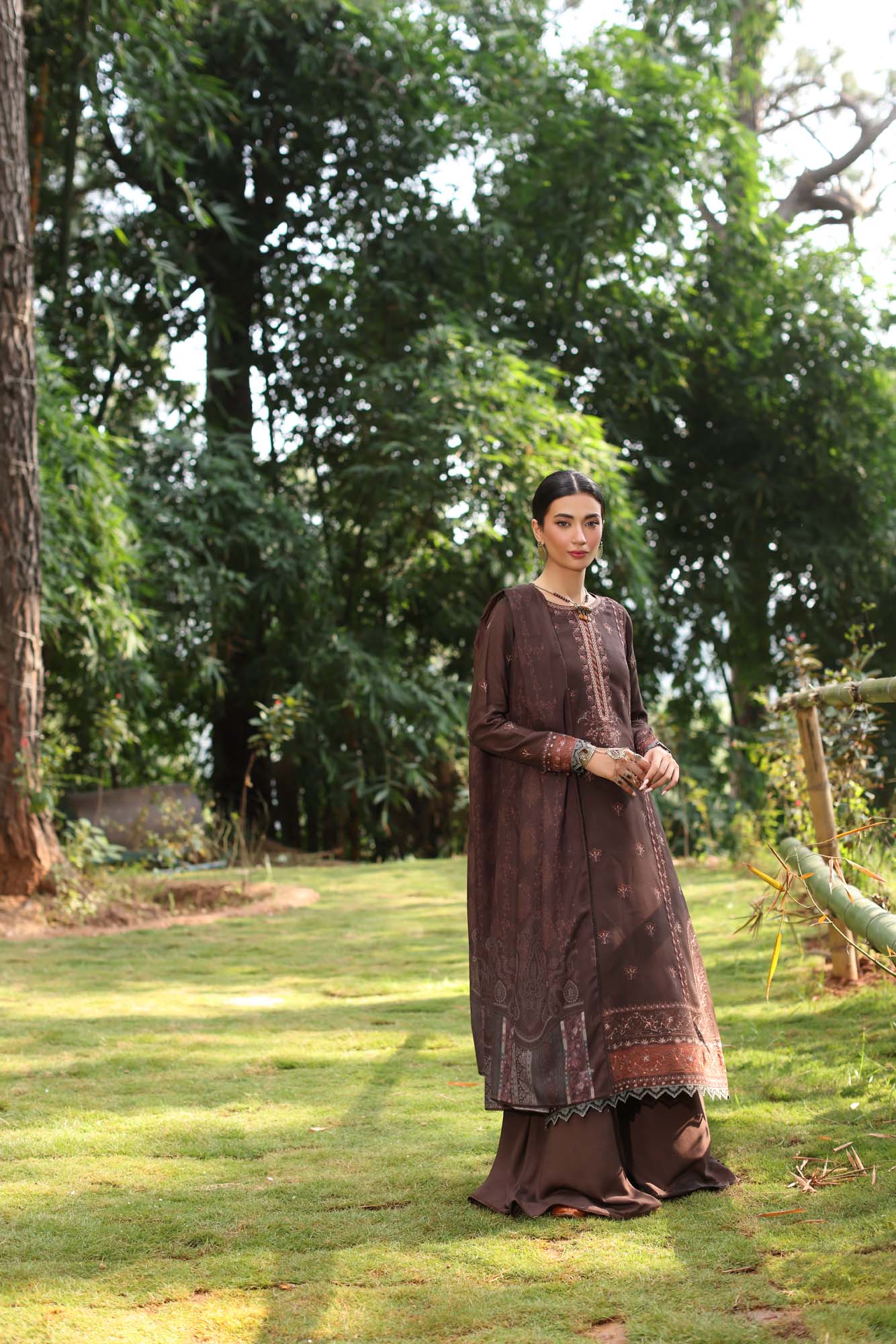 Noor by Saadia Asad | Suzaankari Winter 24 | D04 - Official Noor by Saadia Asad - Agha Fabrics UK