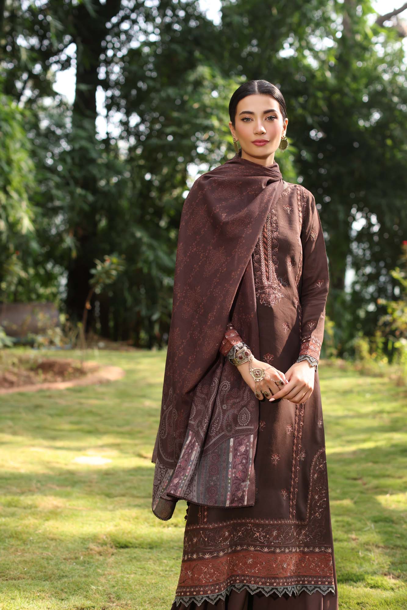 Noor by Saadia Asad | Suzaankari Winter 24 | D04 - Official Noor by Saadia Asad - Agha Fabrics UK