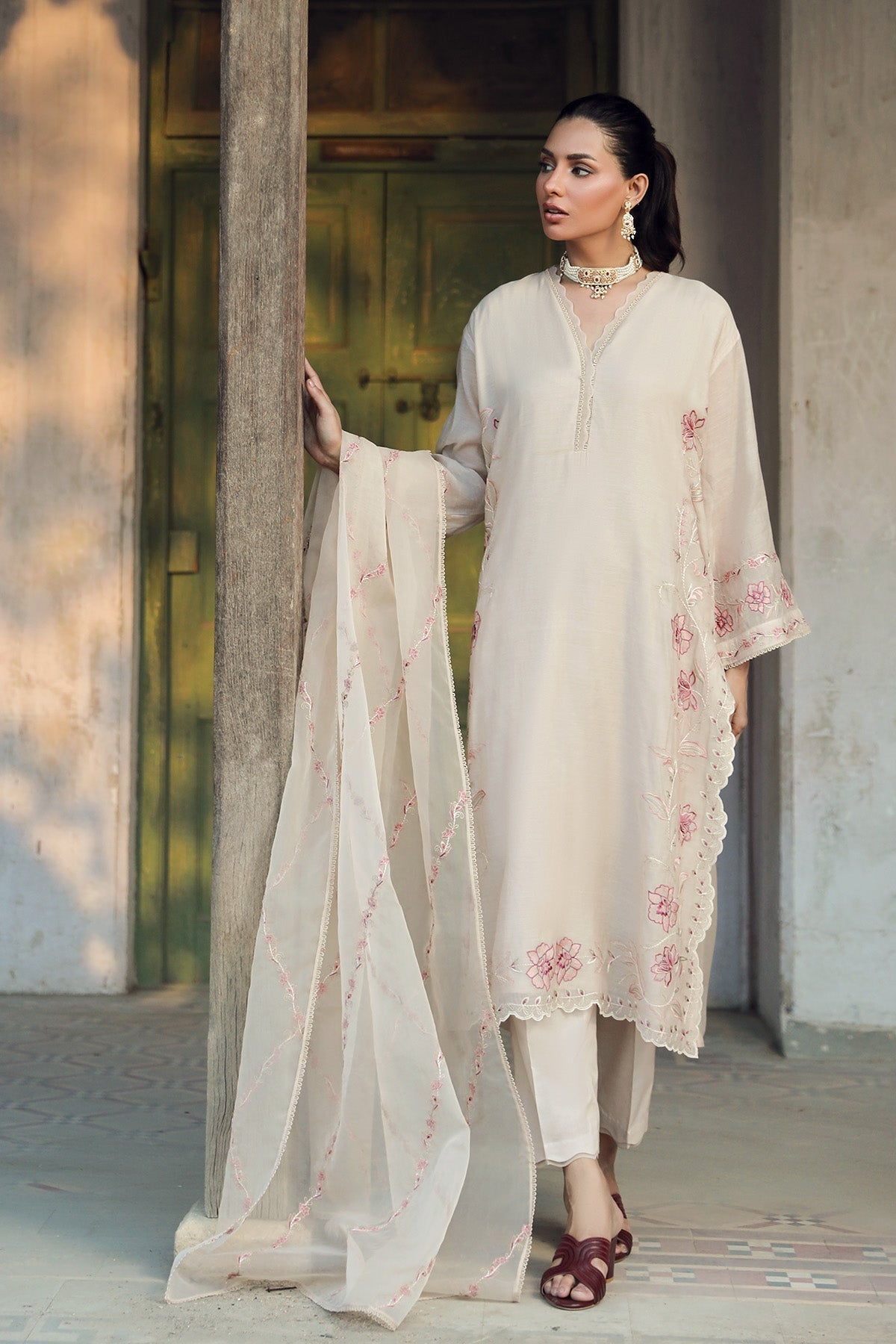 Sahar | Luxe Ready to Wear | Beige Bloom