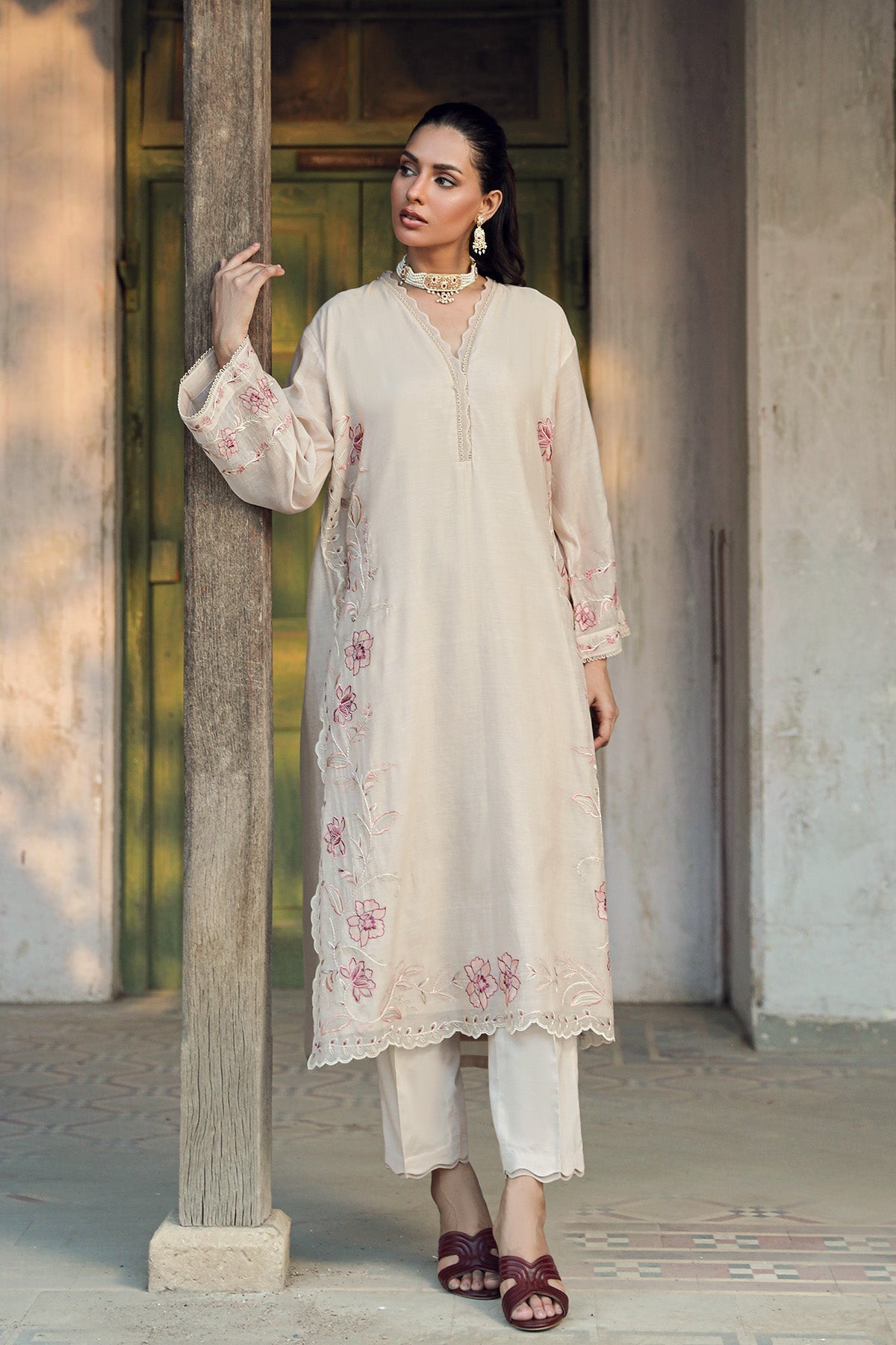 Sahar | Luxe Ready to Wear | Beige Bloom