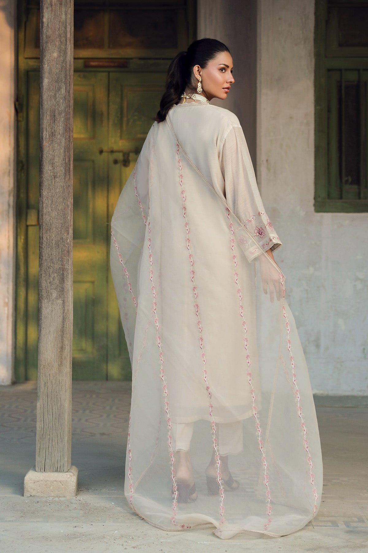 Sahar | Luxe Ready to Wear | Beige Bloom