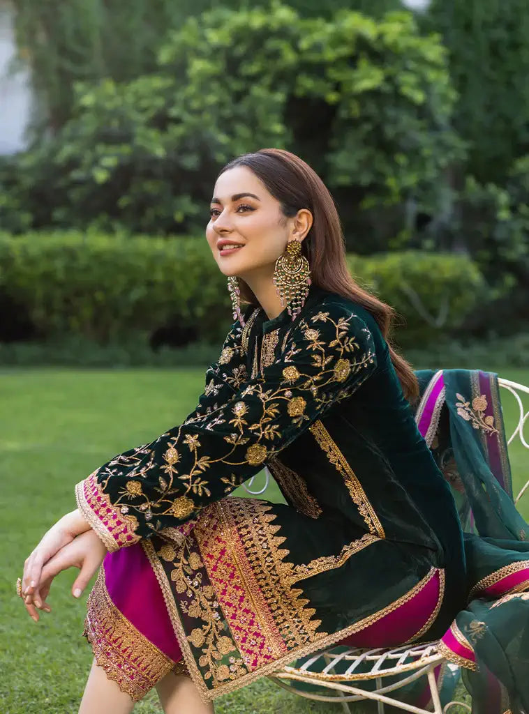 Zainab Chottani | Stitched Velvet 2022 | Pareeshay - Official Zainab Chottani - Agha Fabrics UK