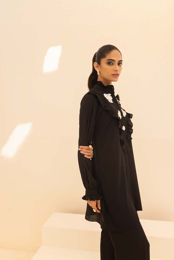 Sana Abbas | La Fiesta | Vivian