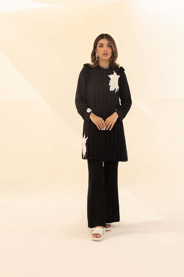 Sana Abbas | La Fiesta | Vivian