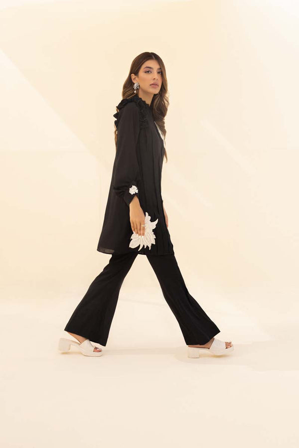 Sana Abbas | La Fiesta | Vivian