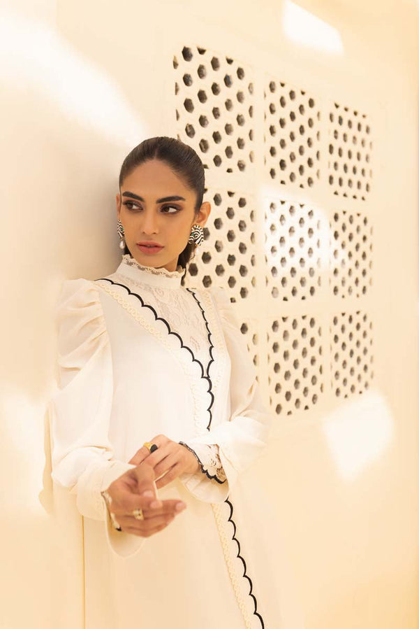 Sana Abbas | La Fiesta | Daphne