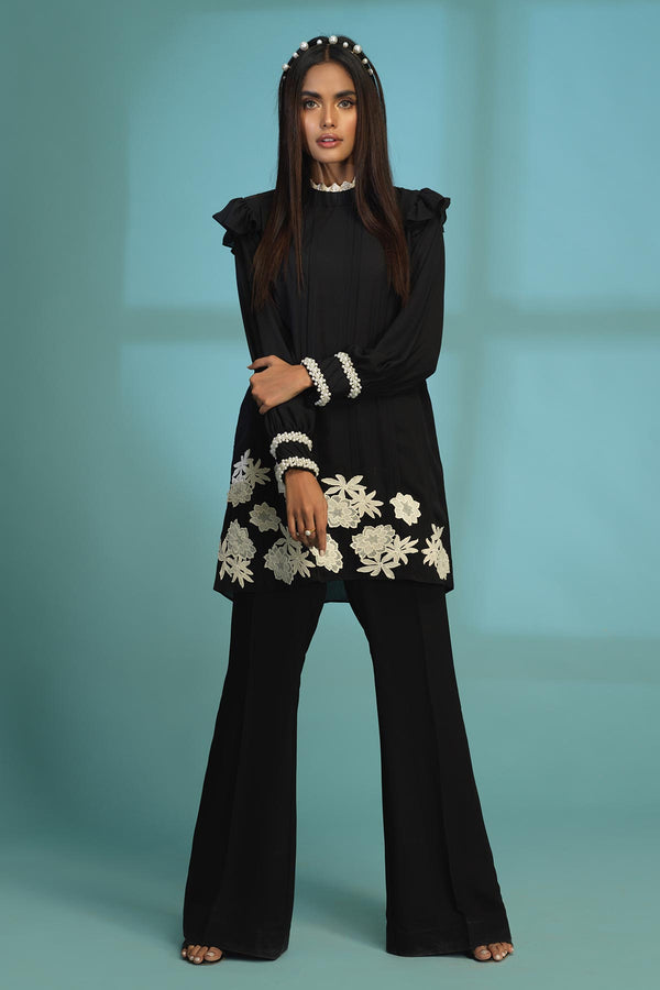 Sana Abbas | La Fiesta | Divine