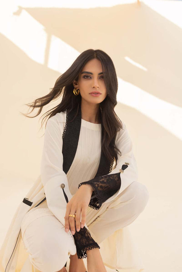 Sana Abbas | La Fiesta | Ivy