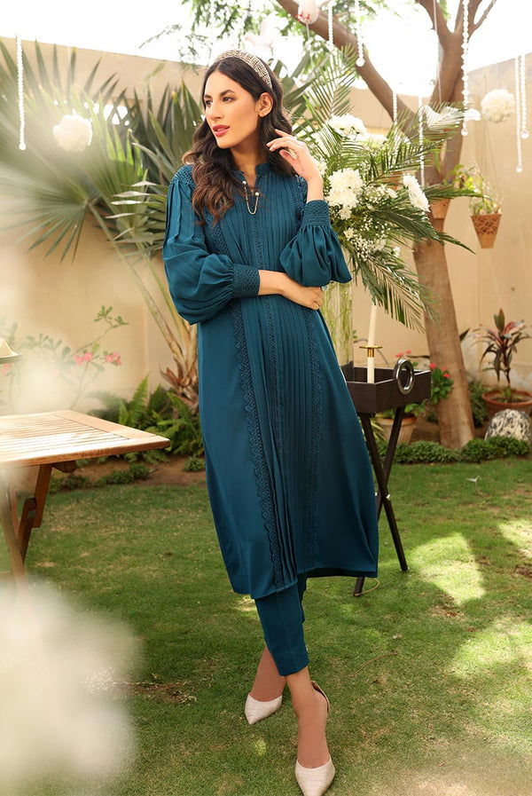 Sana Abbas | La Fiesta | Noire