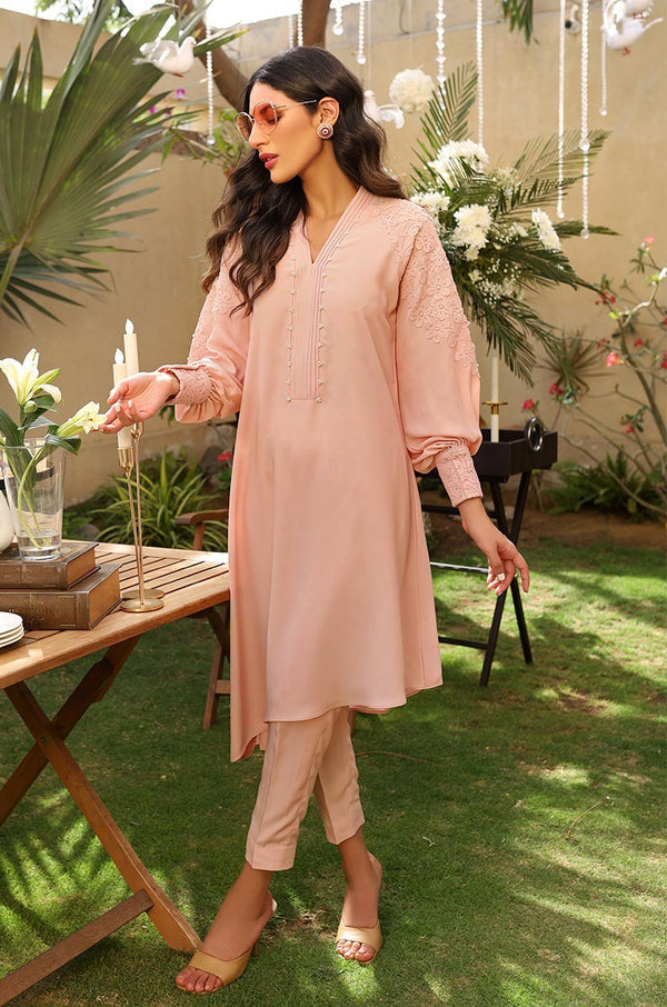 Sana Abbas | La Fiesta | Rosa