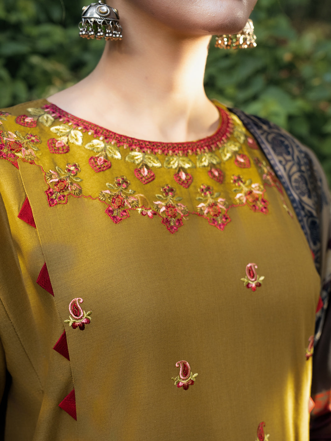 Hemstitch | The Garden Lawn | Sandalwood
