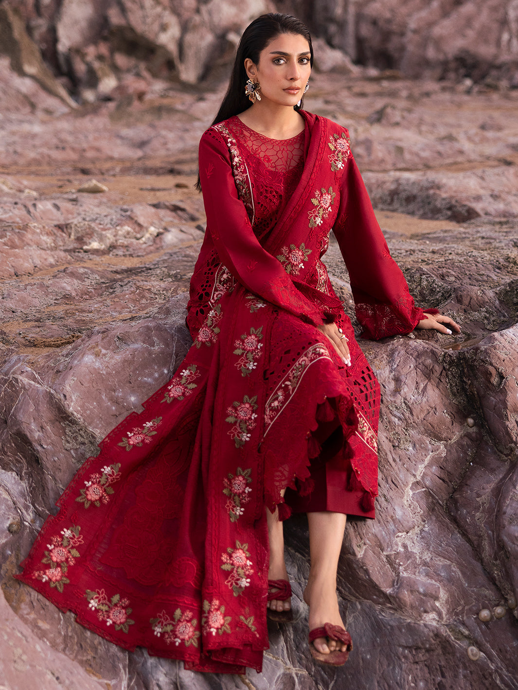 Mahnur | Sirena Luxury Lawn 25 | Scarlett