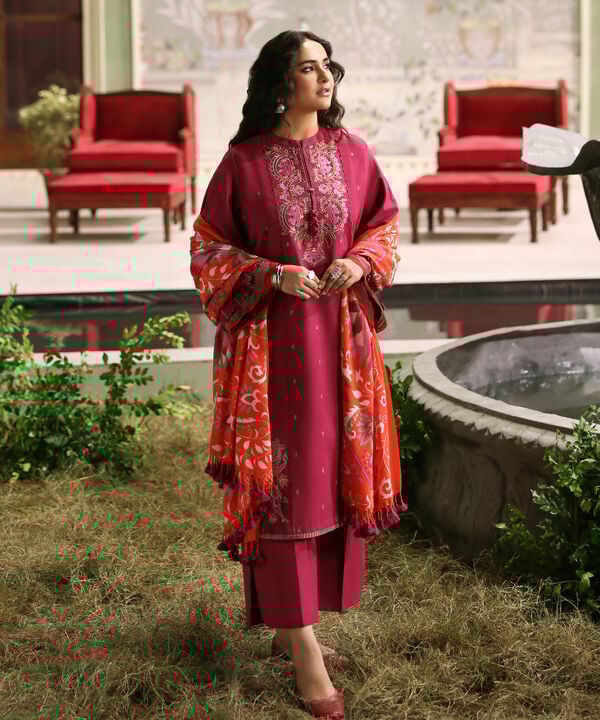 Sapphire | Fall Winter 25 | 3 Piece - Embroidered Twill Suit U3PESG25V822