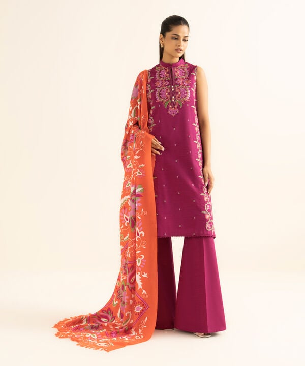 Sapphire | Fall Winter 25 | 3 Piece - Embroidered Twill Suit U3PESG25V822