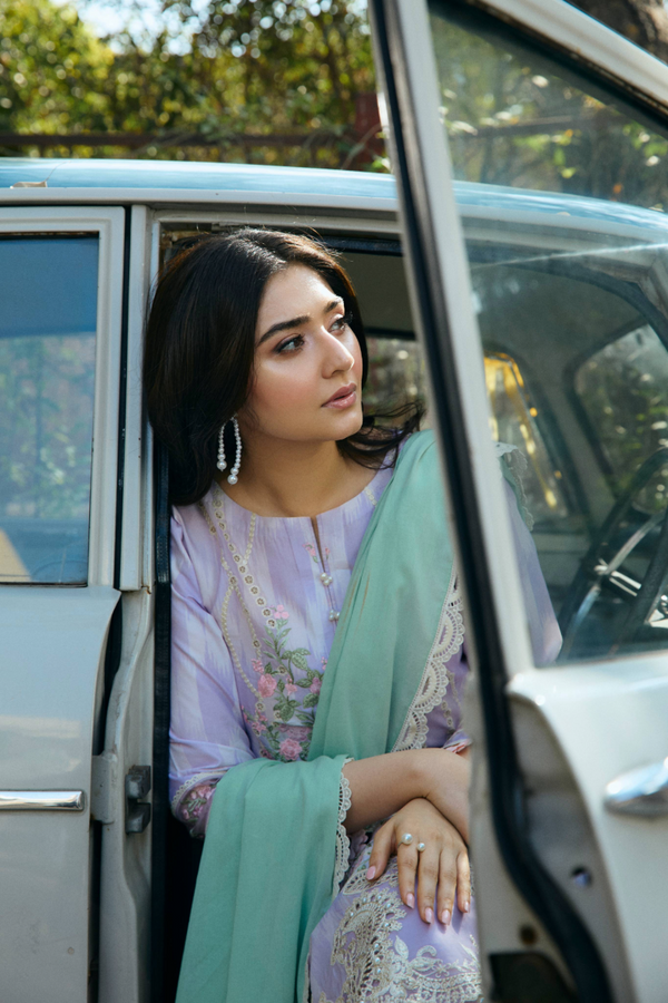 Manara | Vintage Flora 25 | MAHRANG