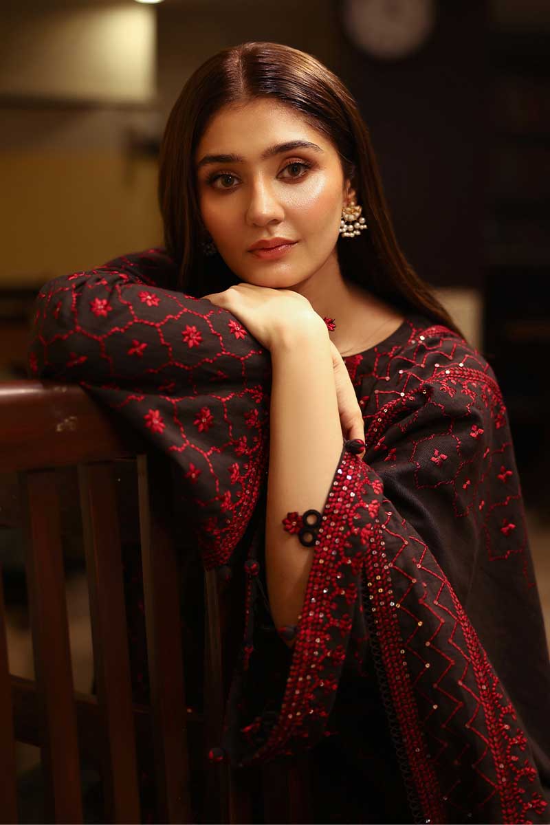 Cross Stitch | Khaddar Linen 25 | GARNET GRACE - Official Cross Stitch - Agha Fabrics UK