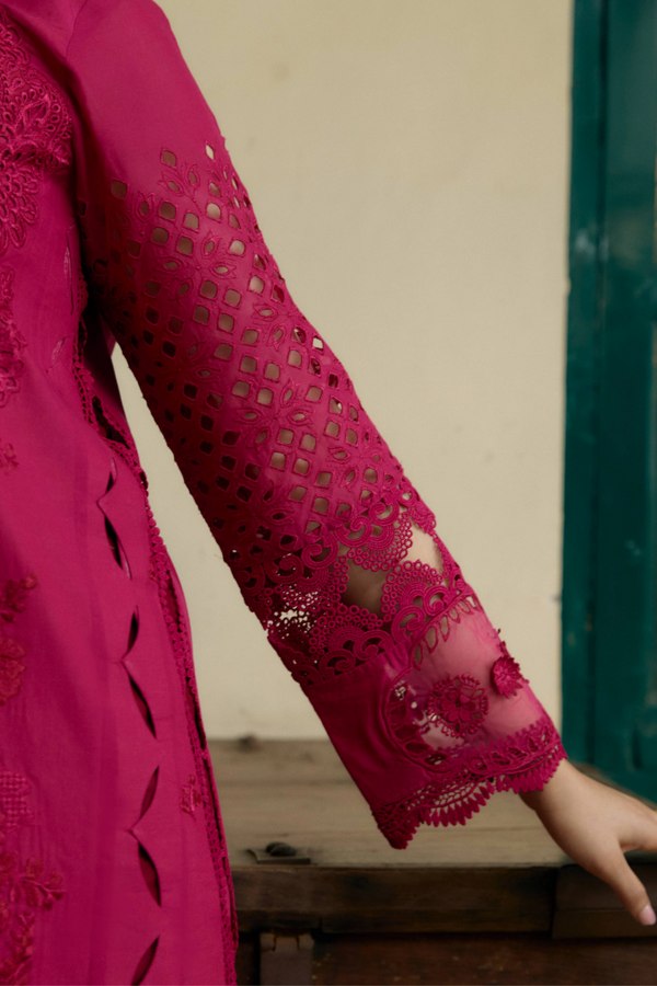 Manara | Vintage Flora 25 | NAZNEEN